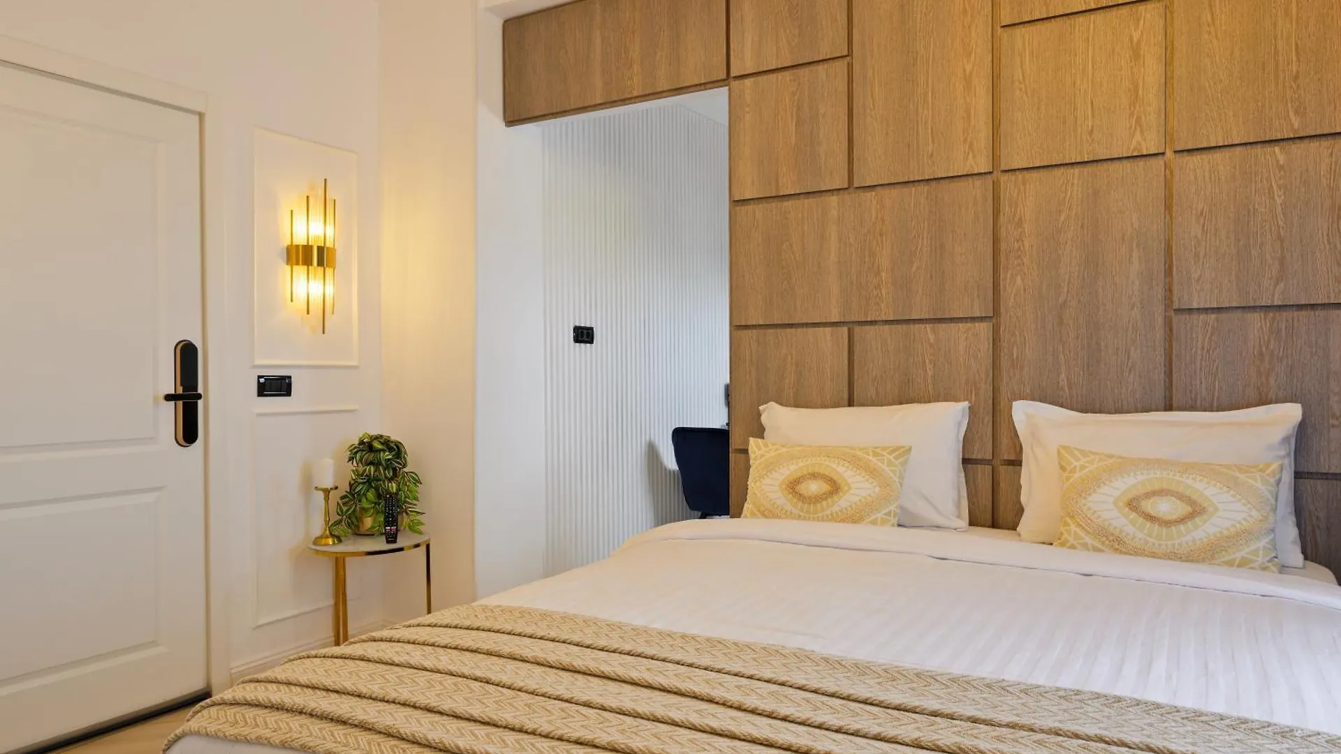Royal - Luxury Apartment B - Old City - Victoriei Βουκουρέστι 0*,  Ρουμανία